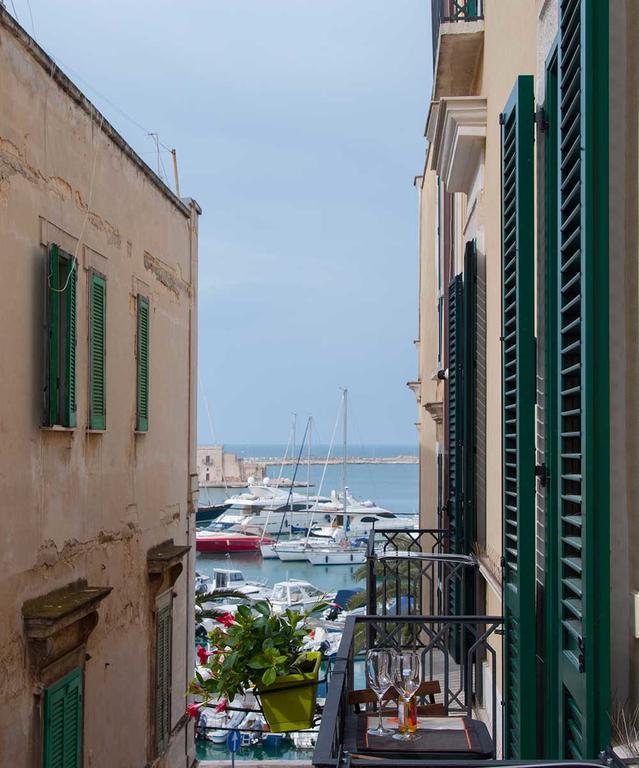 B&B Al Vico Trani Exteriör bild